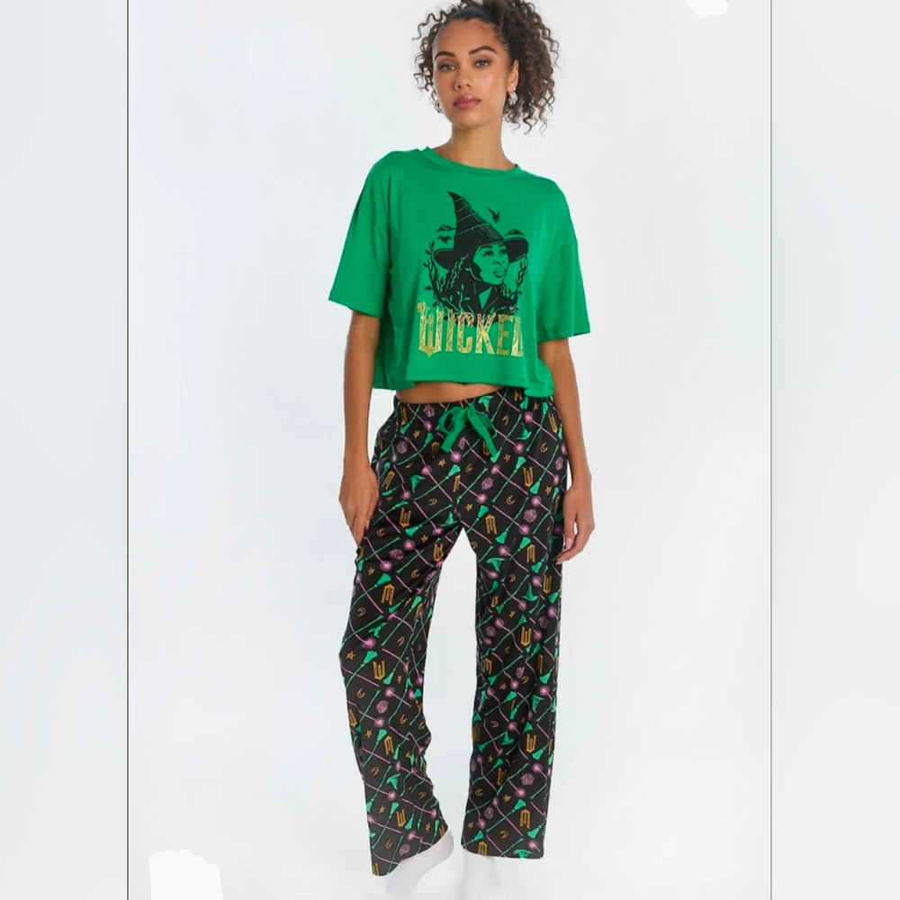 Wicked Graphic Tee and Patterned Pajamas Pants Set Size XL New With Tags